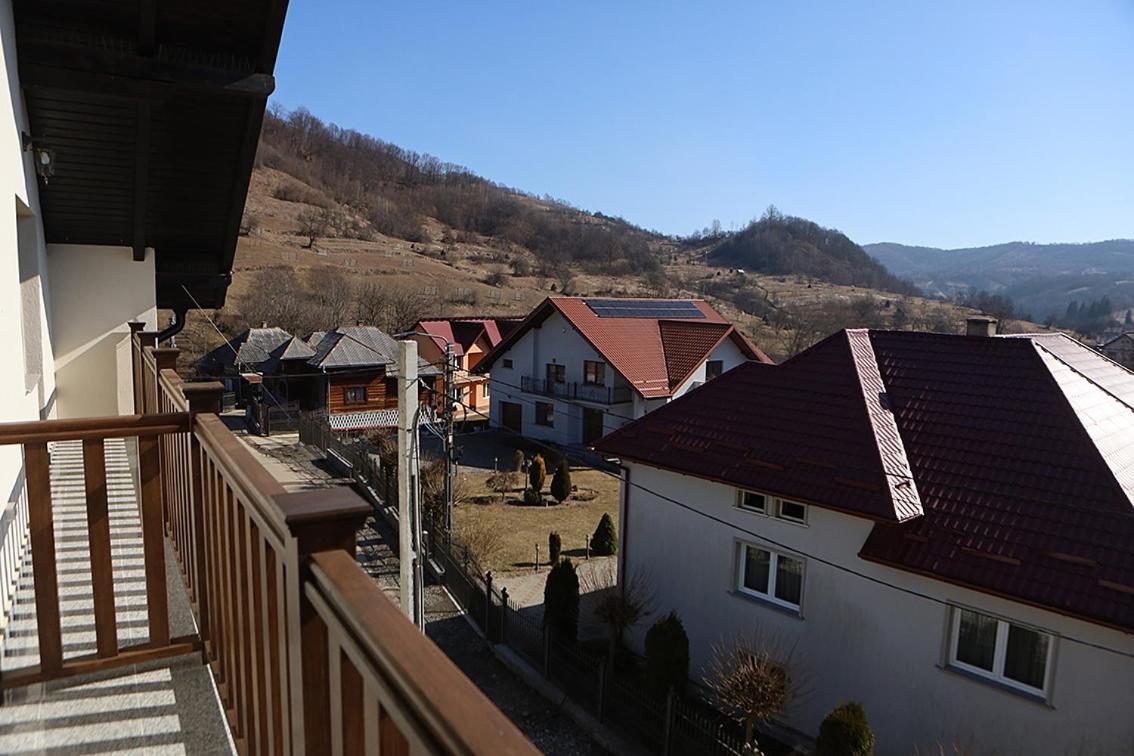 Casa Carmen Hotell Poienile Izei Exteriör bild