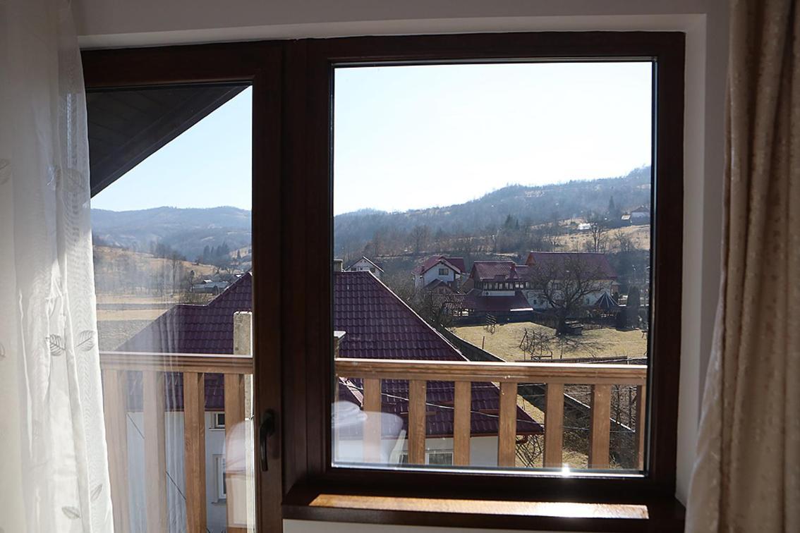 Casa Carmen Hotell Poienile Izei Exteriör bild